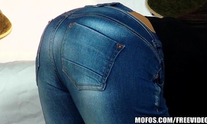 Nothing hotter than a round wazoo in a couple of constricted jeans