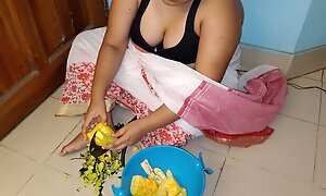 (Family Sex) StepMom chopping vegetable suddenly saree fell from her chest i seeing big tits & fucked Her-Cum on her ass