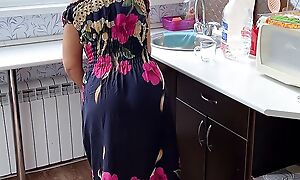 Under the dress of an ordinary housewife hides her mature ass who wants anal sex