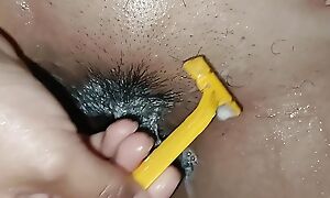 shaved my hairy vagina