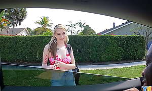 YNGR - Petite Kimberly Snow Tries A BBC For The First Time