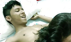 18 yrs Indian Pizza Delivery boy Fucks Hot Girls! Hindi Homemade Sex