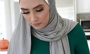 I Caught My Friends Hot Muslim Hijab Step Mom Masturbating & She Sucked Me Off For My Silence