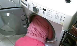 Stepmom stuck in the washing machine takes it in both holes to keep it a secret