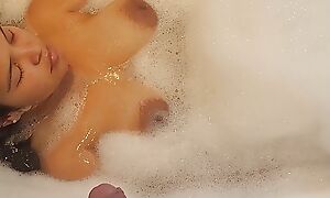I surprise my stepdaughter with golden shower while she is bathing