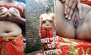 My stepsister make her bath video. Beautiful Bangladeshi girl big boobs mature shower with full naked